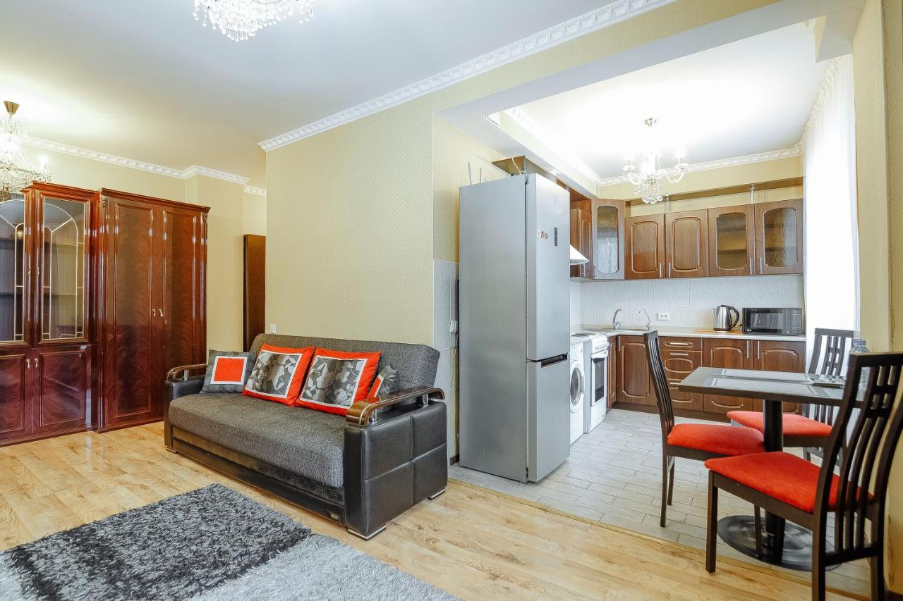 Two Bedroom Apartment On Syganak Street 64-1 아스타나 외부 사진